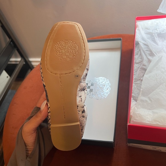 Vince Camuto Loafer Flats 🧡 - Picture 2 of 5